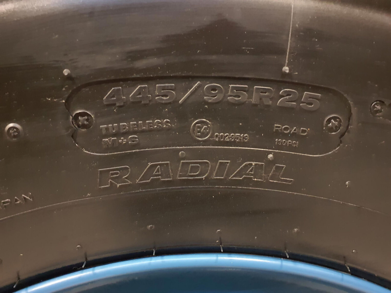 Tadano Faun Wheel 445/95R25 10 6.5 3p - Bánh xe cho Cần cẩu: hình 4 Tadano Faun Wheel 445/95R25 10 6.5 3p - Bánh xe cho Cần cẩu: hình 4