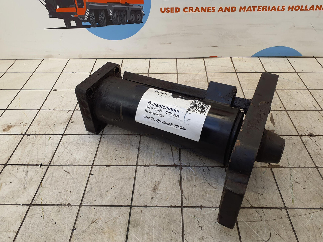 Terex AC 155 counterweight lift cylinder - Xi lanh thủy lực cho Cẩu bánh lốp: hình 2 Terex AC 155 counterweight lift cylinder - Xi lanh thủy lực cho Cẩu bánh lốp: hình 2