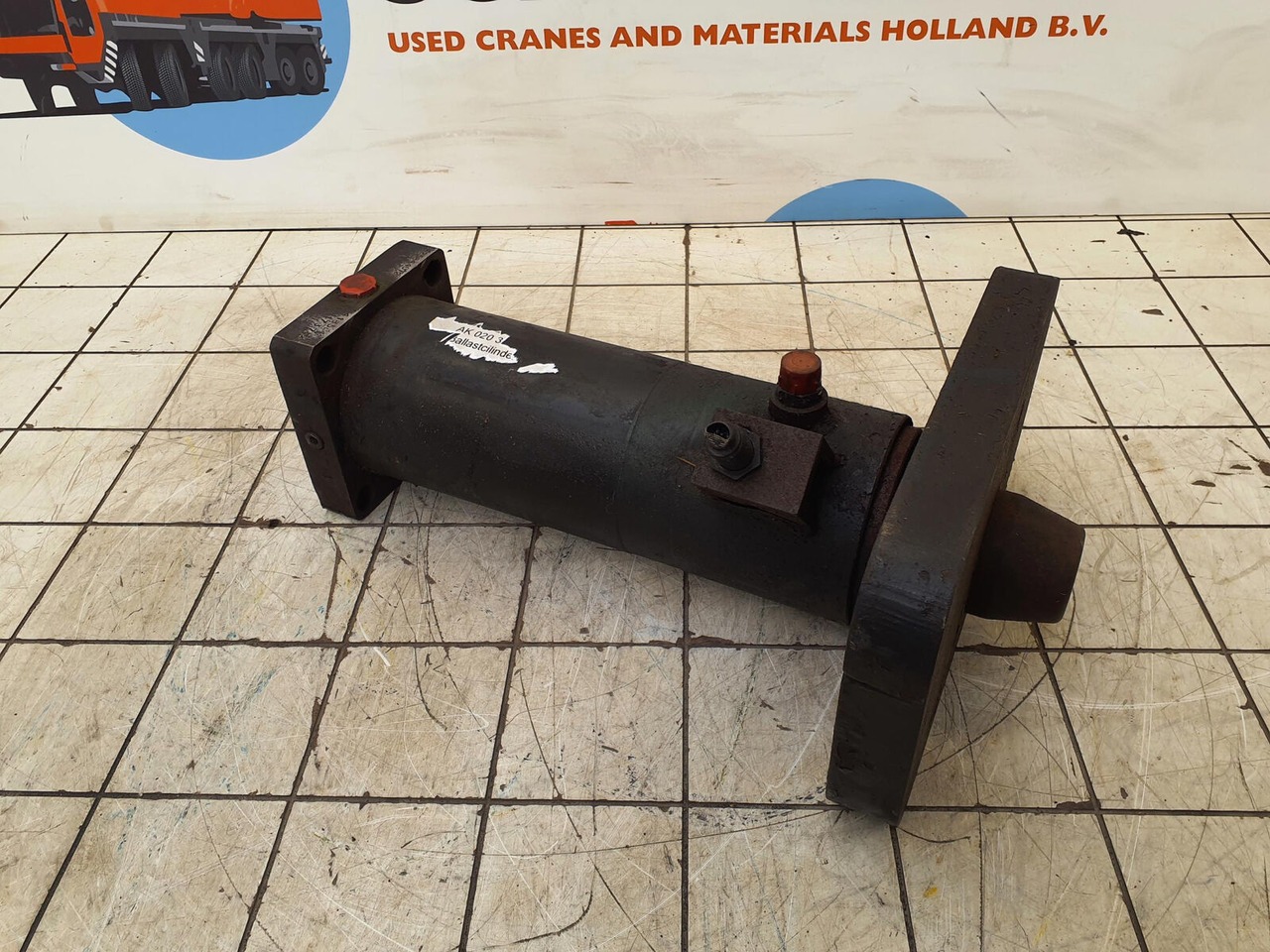 Terex AC 155 counterweight lift cylinder - Xi lanh thủy lực cho Cẩu bánh lốp: hình 4 Terex AC 155 counterweight lift cylinder - Xi lanh thủy lực cho Cẩu bánh lốp: hình 4