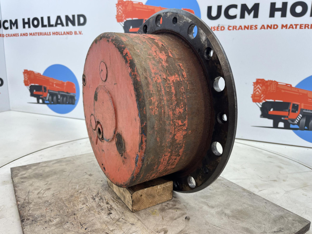 Terex AC 155 planetary gear 17-24-67-32-3pl-H135-46 - Mô tơ di chuyển cho Cẩu bánh lốp: hình 2 Terex AC 155 planetary gear 17-24-67-32-3pl-H135-46 - Mô tơ di chuyển cho Cẩu bánh lốp: hình 2