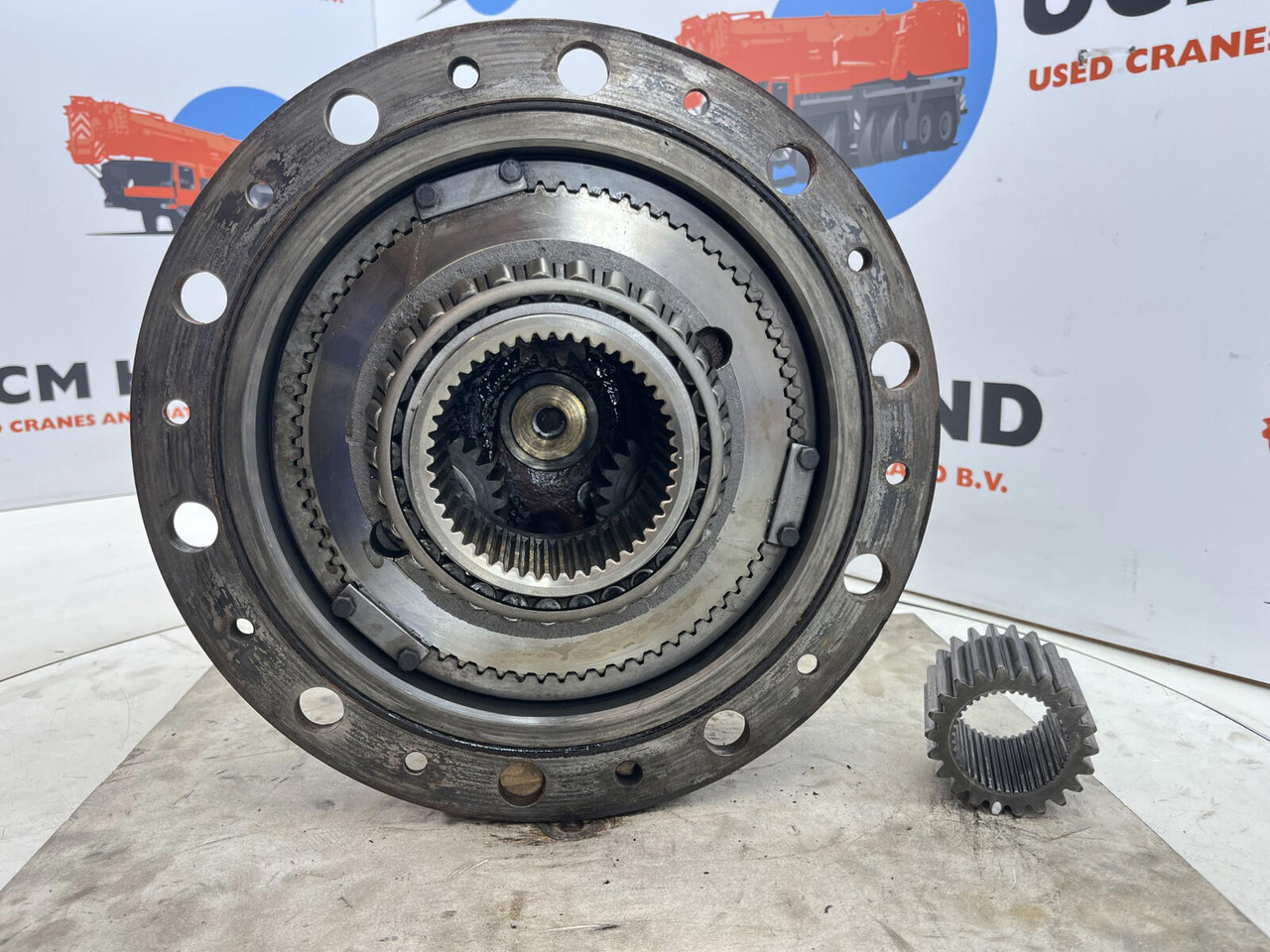Terex AC 155 planetary gear 22-25-74-40-3pl-H135-46 - Mô tơ di chuyển cho Cẩu bánh lốp: hình 5 Terex AC 155 planetary gear 22-25-74-40-3pl-H135-46 - Mô tơ di chuyển cho Cẩu bánh lốp: hình 5