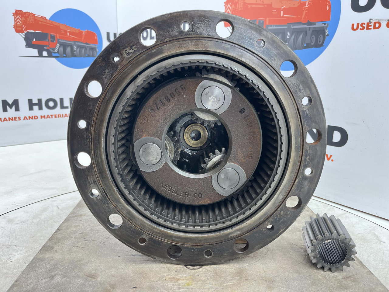 Terex AC 205 Planetary gear 17-24-67-32-3pl-H136-46 - Mô tơ di chuyển cho Cẩu bánh lốp: hình 5 Terex AC 205 Planetary gear 17-24-67-32-3pl-H136-46 - Mô tơ di chuyển cho Cẩu bánh lốp: hình 5
