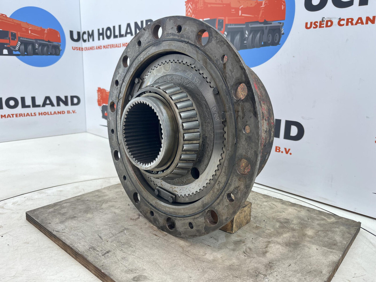 Terex AC 35 planetary gear 22-25-74-40-4pl-H137-46 - Mô tơ di chuyển cho Cẩu bánh lốp: hình 3 Terex AC 35 planetary gear 22-25-74-40-4pl-H137-46 - Mô tơ di chuyển cho Cẩu bánh lốp: hình 3