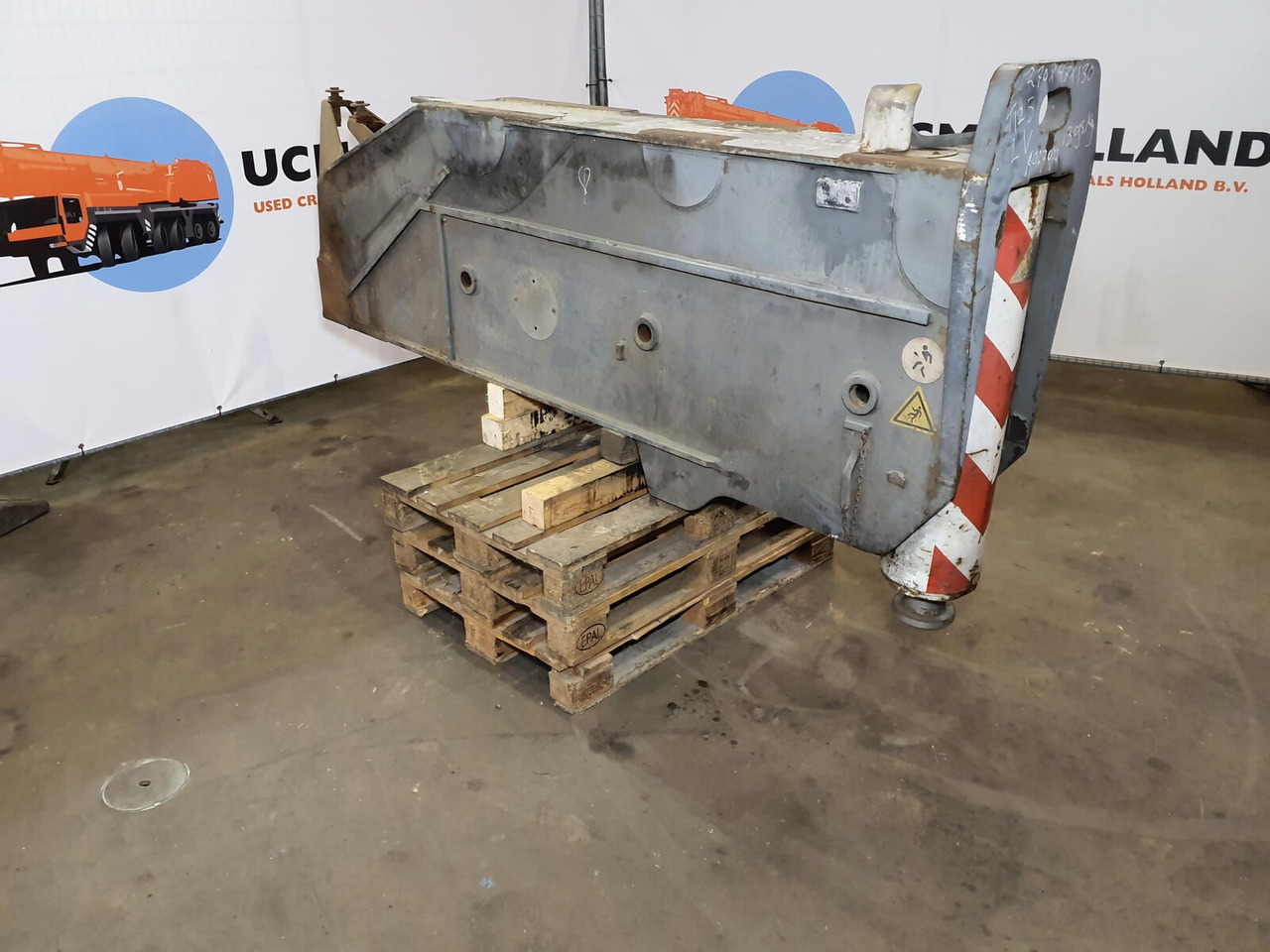 Terex AC 350-1 outrigger beam complete front - Hệ thống treo cho Cẩu bánh lốp: hình 1 Terex AC 350-1 outrigger beam complete front - Hệ thống treo cho Cẩu bánh lốp: hình 1