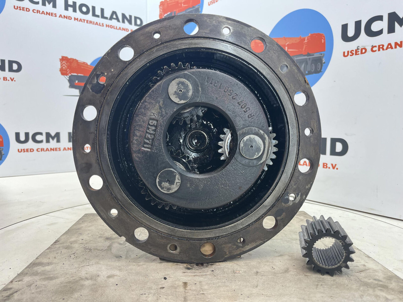 Terex AC 40-1 city planetary drive 17-24-67-32-3pl-H85-42 - Mô tơ di chuyển cho Cẩu bánh lốp: hình 5 Terex AC 40-1 city planetary drive 17-24-67-32-3pl-H85-42 - Mô tơ di chuyển cho Cẩu bánh lốp: hình 5