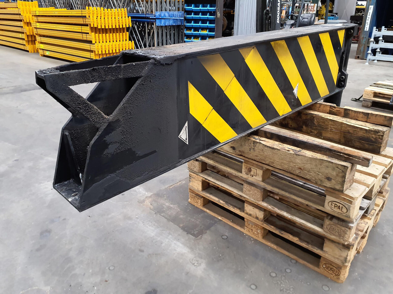 Terex AC 50 outrigger rear with outrigger cylinder - Hệ thống treo cho Cẩu bánh lốp: hình 3 Terex AC 50 outrigger rear with outrigger cylinder - Hệ thống treo cho Cẩu bánh lốp: hình 3