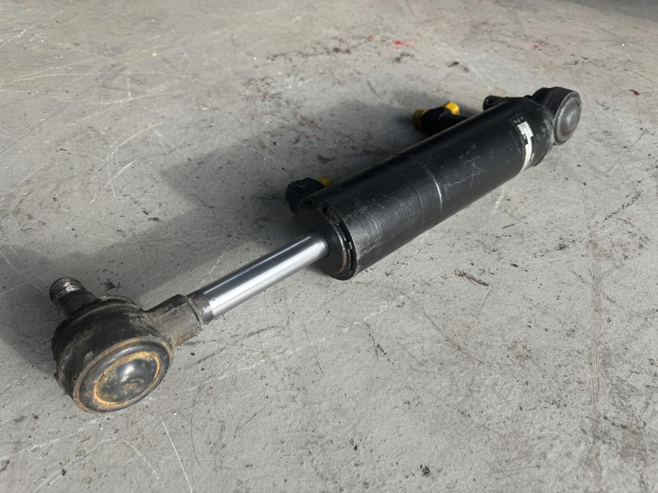 Terex Demag AC 25 steering cylinder - Xi lanh thủy lực cho Cẩu bánh lốp: hình 4 Terex Demag AC 25 steering cylinder - Xi lanh thủy lực cho Cẩu bánh lốp: hình 4