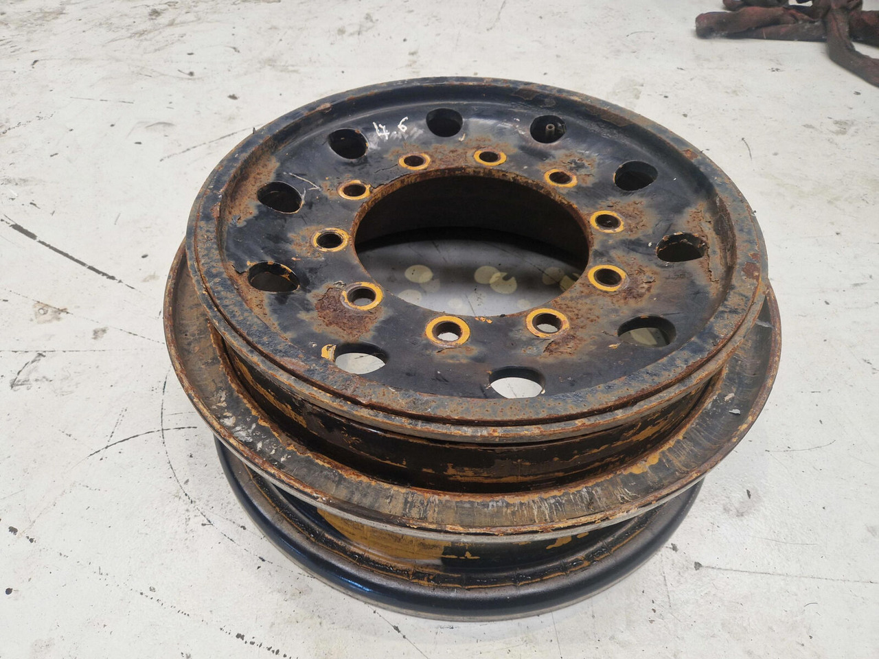 Terex Rim 385/95R25 10 4.6 3p - Vành cho Cần cẩu: hình 1 Terex Rim 385/95R25 10 4.6 3p - Vành cho Cần cẩu: hình 1