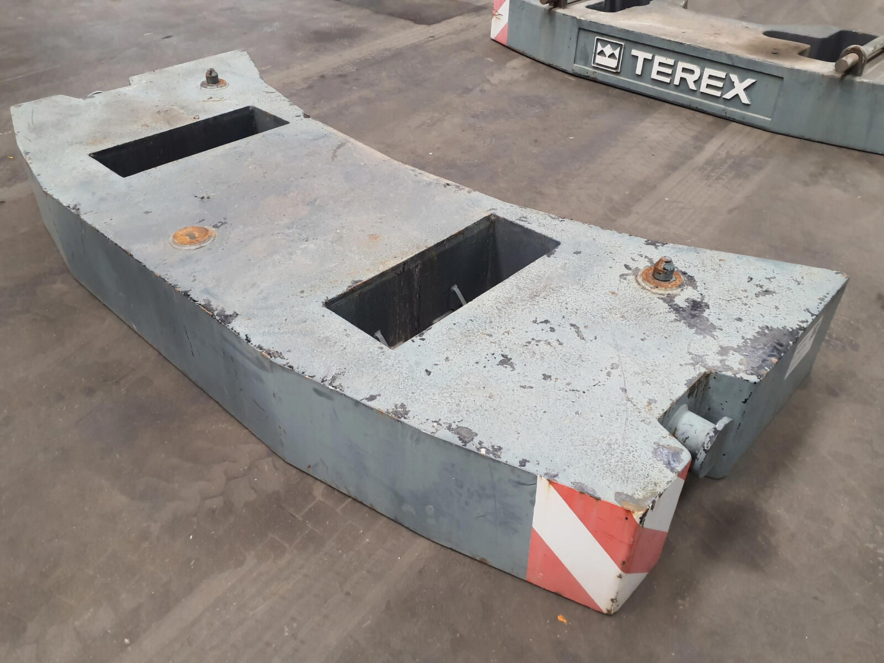 Terex Terex Demag Challenger 4200 counterweight 3.2 Ton - Đối trọng cho Cẩu bánh lốp: hình 4 Terex Terex Demag Challenger 4200 counterweight 3.2 Ton - Đối trọng cho Cẩu bánh lốp: hình 4