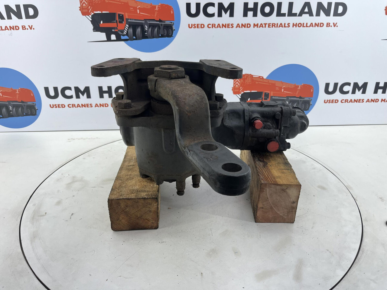 Terex ZF Steering box 135bar - Cơ cấu lái cho Cần cẩu: hình 1 Terex ZF Steering box 135bar - Cơ cấu lái cho Cần cẩu: hình 1