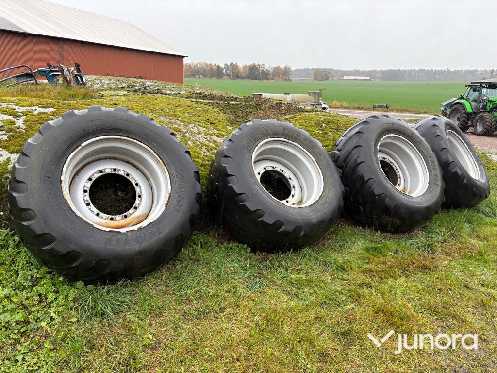 Däck - Trelleborg Twin 428 med fälg - Lốp: hình 1 Däck - Trelleborg Twin 428 med fälg - Lốp: hình 1