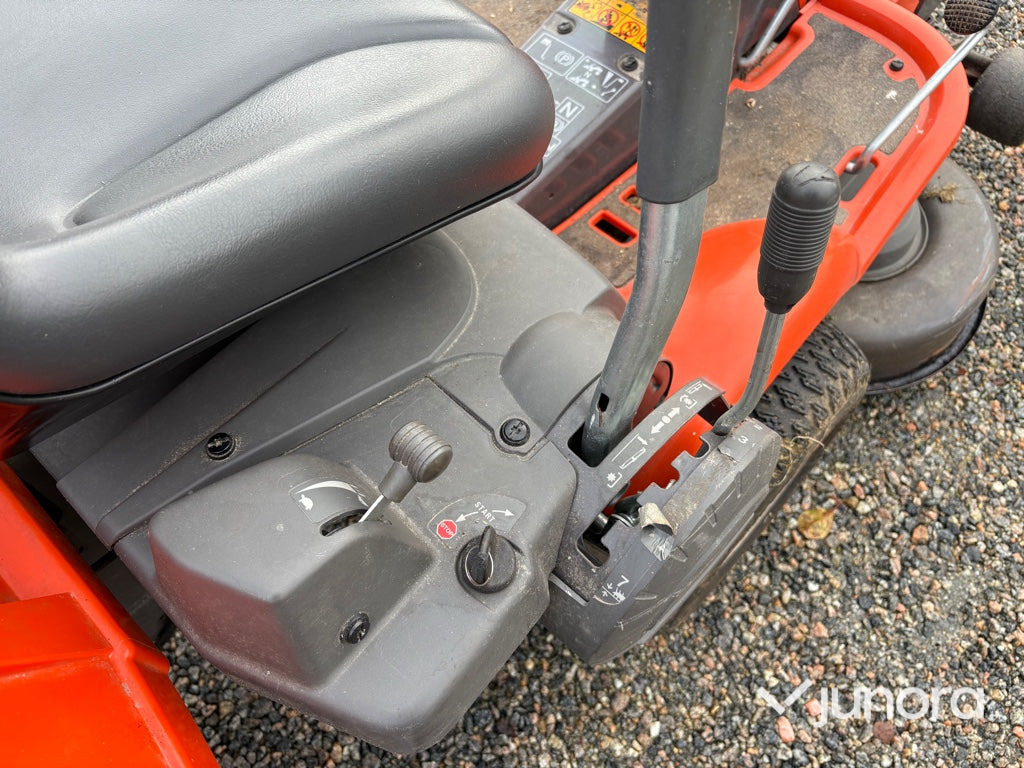 Cho thuê Gräsklippare - Husqvarna Rider R13 C Gräsklippare - Husqvarna Rider R13 C: hình 16 Cho thuê Gräsklippare - Husqvarna Rider R13 C Gräsklippare - Husqvarna Rider R13 C: hình 16