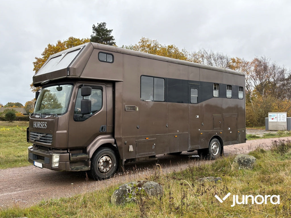 Hästlastbil - Volvo, FL-240, Whittaker - Xe tải chở ngựa: hình 1 Hästlastbil - Volvo, FL-240, Whittaker - Xe tải chở ngựa: hình 1