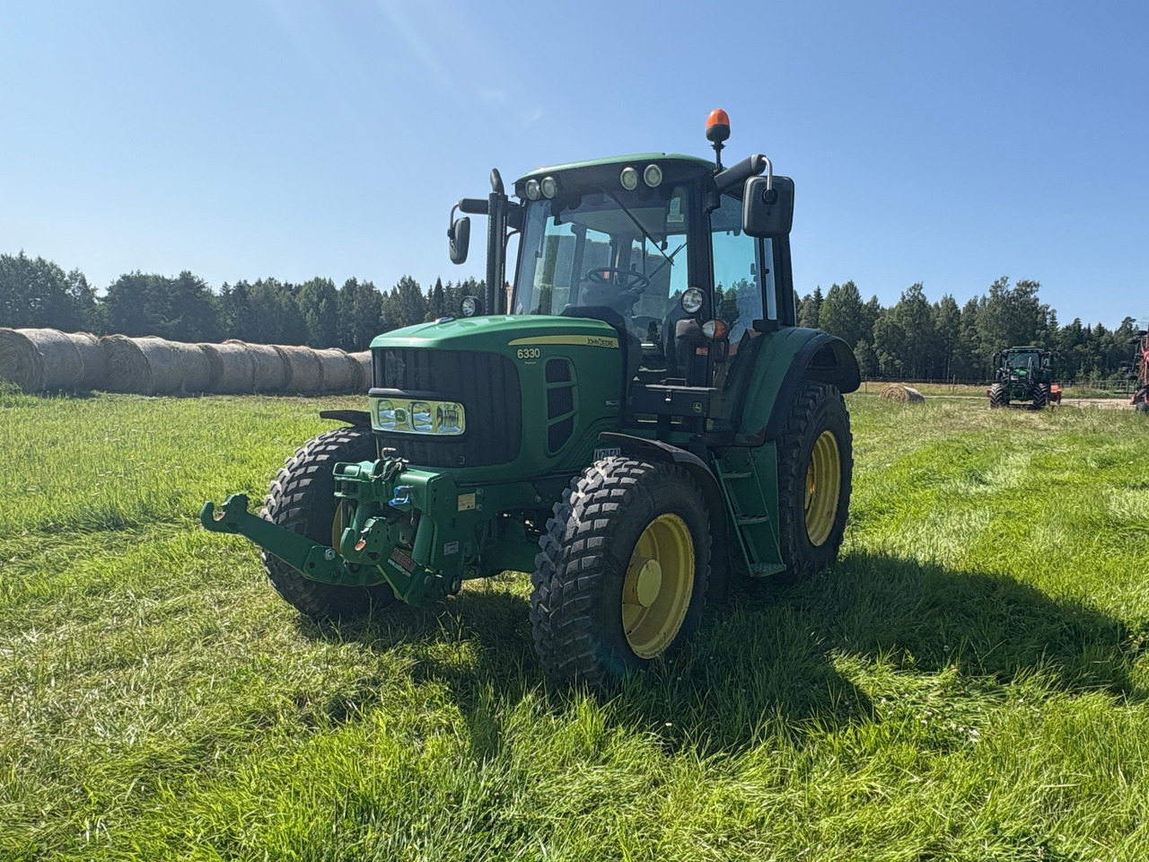 John Deere 6330 - Máy cày: hình 1 John Deere 6330 - Máy cày: hình 1