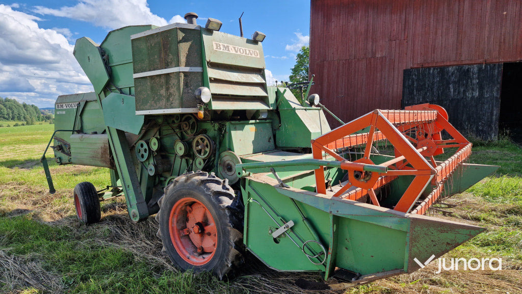 Skördetröska - Volvo BM, Aktiv 800 + Aktiv 800 som reservdel - Máy gặt đập: hình 5 Skördetröska - Volvo BM, Aktiv 800 + Aktiv 800 som reservdel - Máy gặt đập: hình 5
