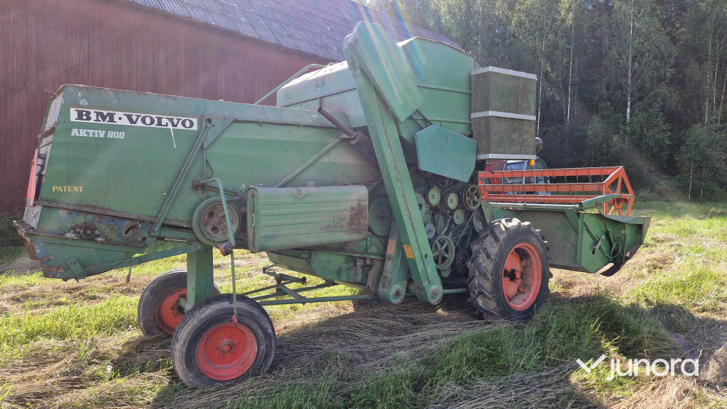 Skördetröska - Volvo BM, Aktiv 800 + Aktiv 800 som reservdel - Máy gặt đập: hình 4 Skördetröska - Volvo BM, Aktiv 800 + Aktiv 800 som reservdel - Máy gặt đập: hình 4