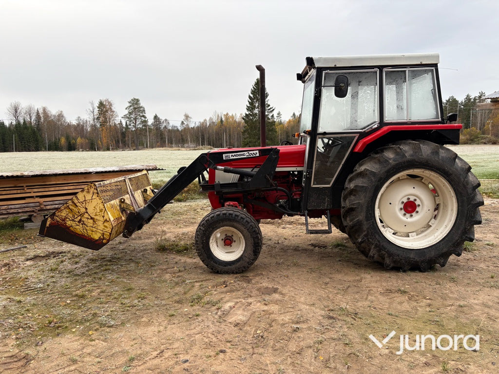 Traktor - Case IH 674 TA - Máy cày: hình 2 Traktor - Case IH 674 TA - Máy cày: hình 2