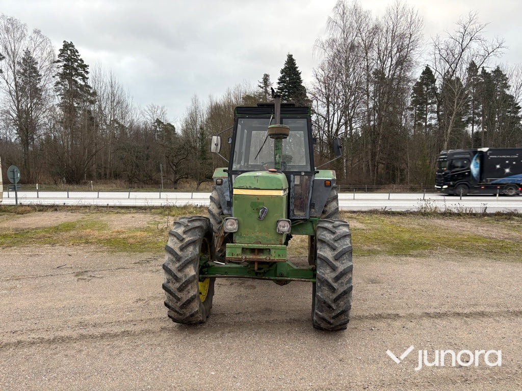Traktor - John Deere 3140 MFWD - Máy cày: hình 2 Traktor - John Deere 3140 MFWD - Máy cày: hình 2