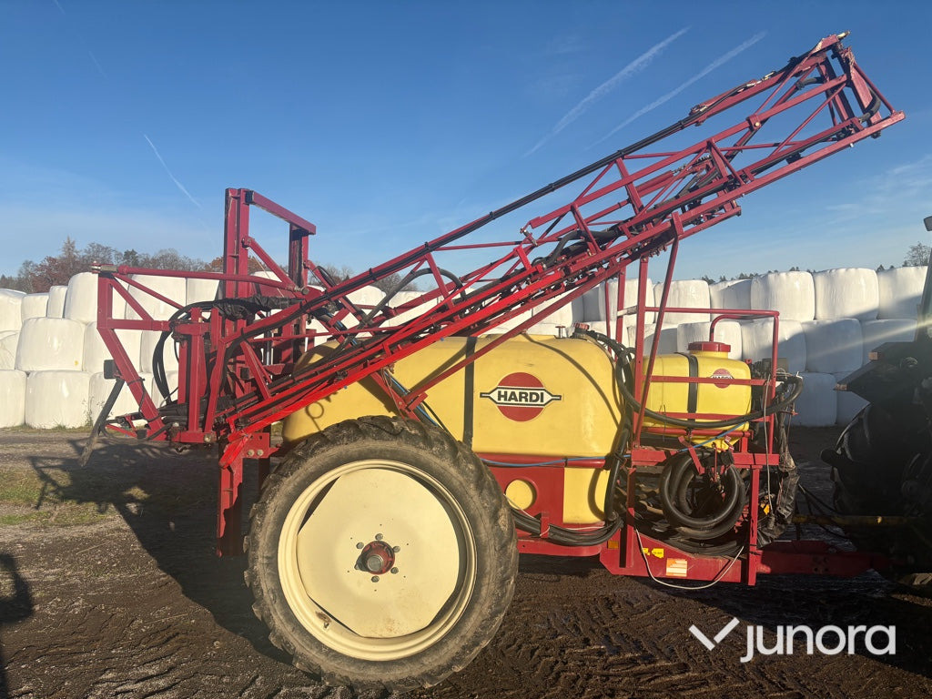 Växtskyddsspruta - Hardi TY1500 - Máy xịt kéo: hình 3 Växtskyddsspruta - Hardi TY1500 - Máy xịt kéo: hình 3