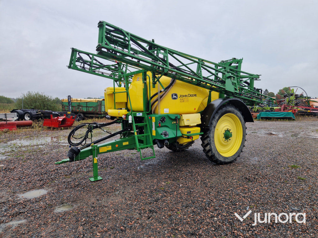 Växtskyddsspruta - John Deere M740i - Máy xịt kéo: hình 1 Växtskyddsspruta - John Deere M740i - Máy xịt kéo: hình 1
