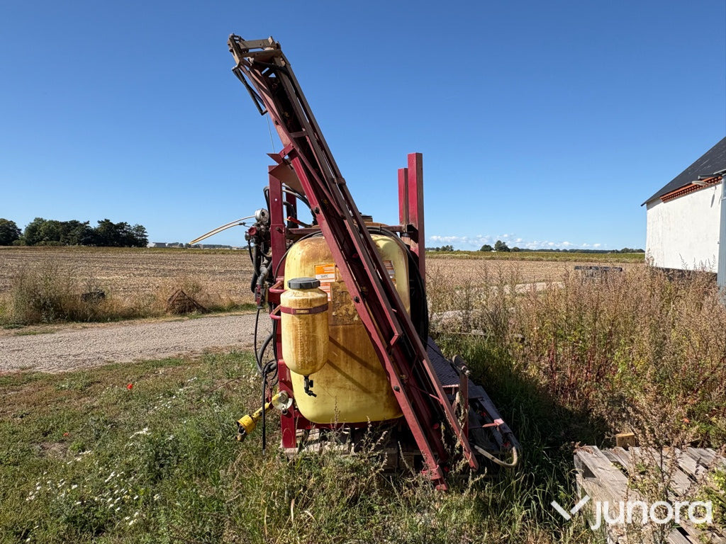 Växtspruta - Hardi, 1000L, 12M - Máy xịt gắn trên máy cày: hình 3 Växtspruta - Hardi, 1000L, 12M - Máy xịt gắn trên máy cày: hình 3