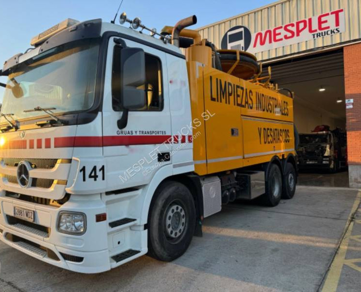Mercedes Actros 2544 - Xe tải chân không: hình 1 Mercedes Actros 2544 - Xe tải chân không: hình 1