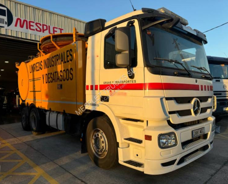 Mercedes Actros 2544 - Xe tải chân không: hình 2 Mercedes Actros 2544 - Xe tải chân không: hình 2