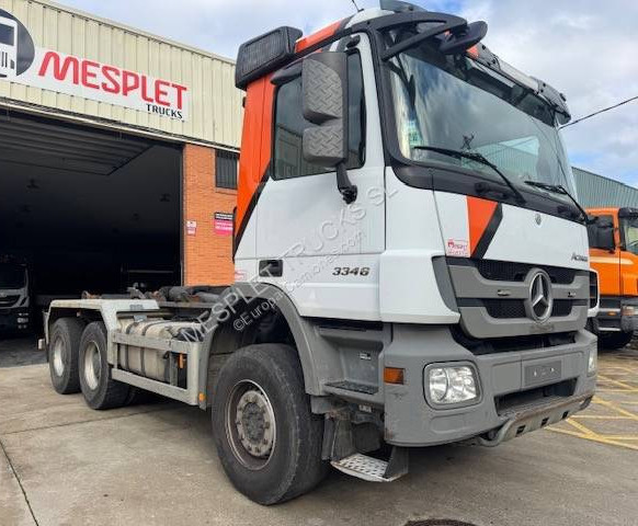 Mercedes Actros 3346 - Xe tải nâng móc: hình 5 Mercedes Actros 3346 - Xe tải nâng móc: hình 5