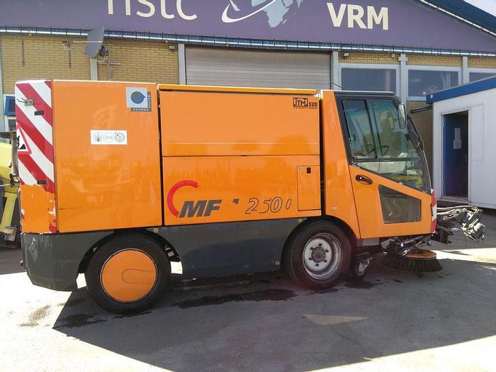 Aebi MFH2500 - Xe quét đường: hình 1 Aebi MFH2500 - Xe quét đường: hình 1