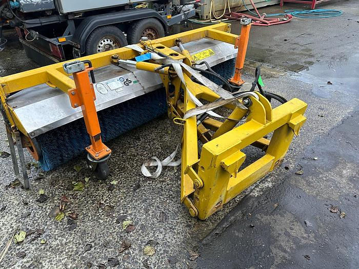 Aebi-Schmidt VKS 22-H - Chổi: hình 4 Aebi-Schmidt VKS 22-H - Chổi: hình 4