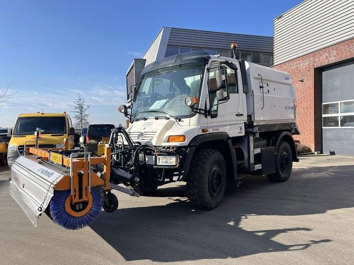 Mercedes-Benz Unimog U400 U400 4 x 2 / Schmidt SK350 sweeper - Xe quét đường: hình 4 Mercedes-Benz Unimog U400 U400 4 x 2 / Schmidt SK350 sweeper - Xe quét đường: hình 4