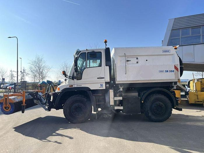 Mercedes-Benz Unimog U400 U400 4 x 2 / Schmidt SK350 sweeper - Xe quét đường: hình 2 Mercedes-Benz Unimog U400 U400 4 x 2 / Schmidt SK350 sweeper - Xe quét đường: hình 2