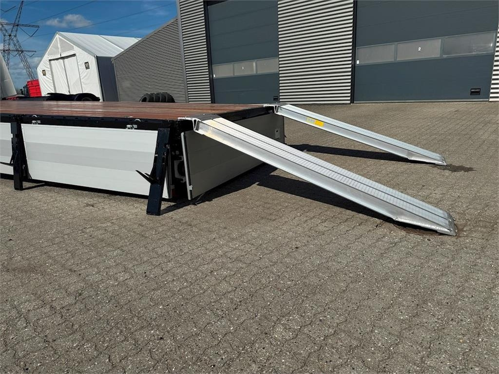 Hangler 3-aks kærre alu-sider + alu-ramper - Rơ moóc thùng lửng/ Phẳng: hình 4 Hangler 3-aks kærre alu-sider + alu-ramper - Rơ moóc thùng lửng/ Phẳng: hình 4