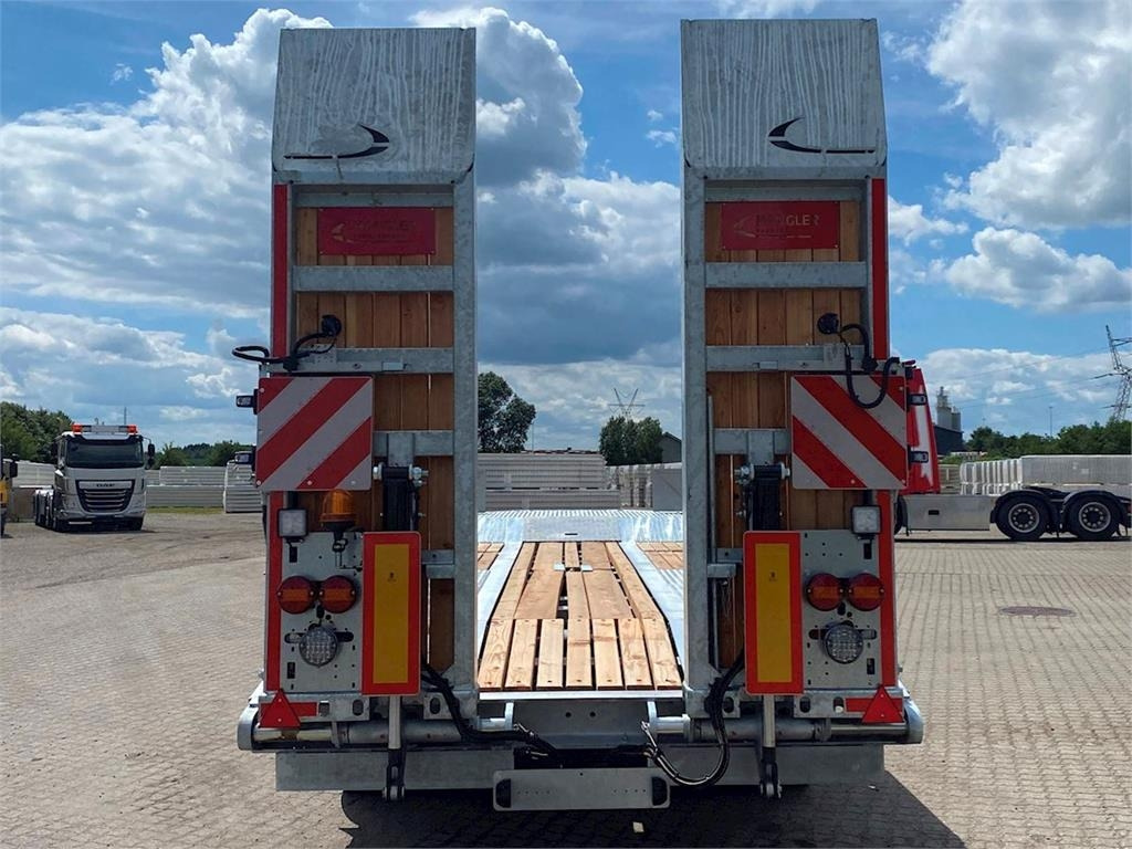 Hangler DTS 300 3 akslet med ramper - Rơ moóc thùng thấp: hình 5 Hangler DTS 300 3 akslet med ramper - Rơ moóc thùng thấp: hình 5