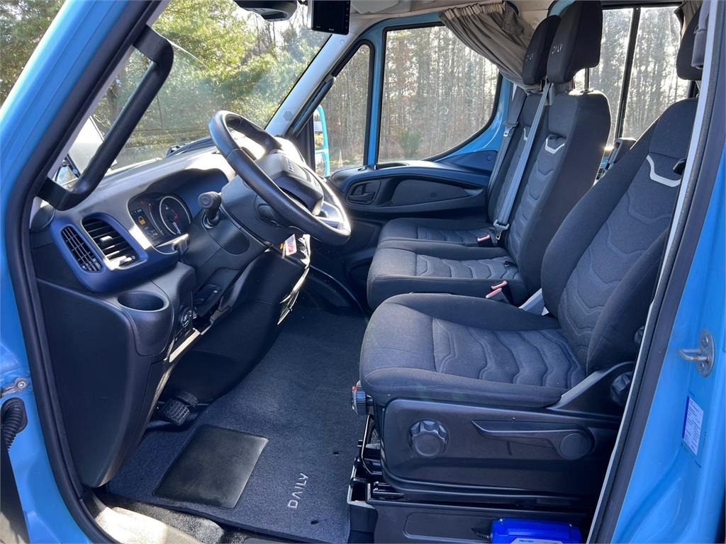 Xe tải hộp Iveco Daily 70C18 - dobbelt cab: hình 18 Xe tải hộp Iveco Daily 70C18 - dobbelt cab: hình 18