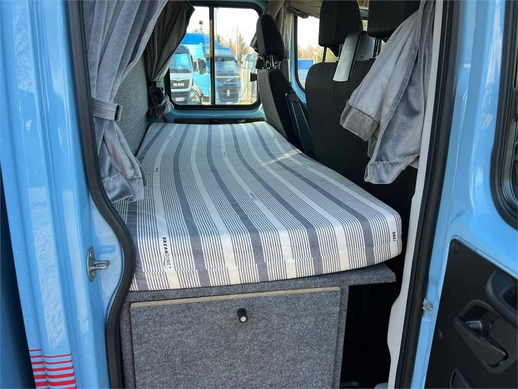 Xe tải hộp Iveco Daily 70C18 - dobbelt cab: hình 20 Xe tải hộp Iveco Daily 70C18 - dobbelt cab: hình 20