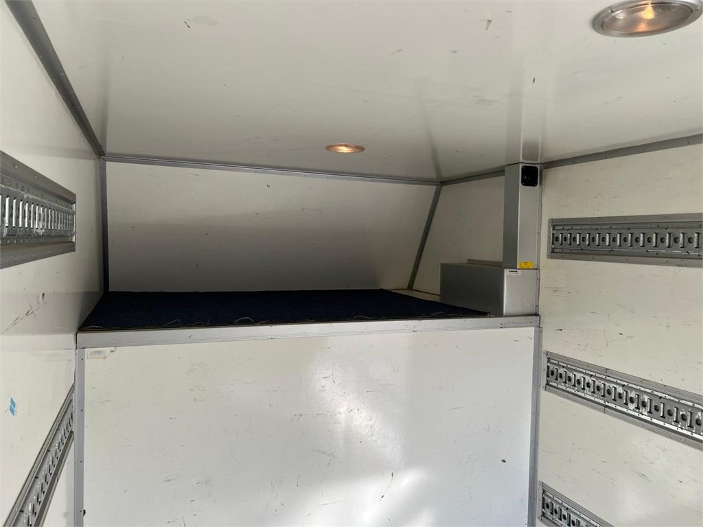 Xe tải hộp Iveco Daily 70C18 - dobbelt cab: hình 10 Xe tải hộp Iveco Daily 70C18 - dobbelt cab: hình 10