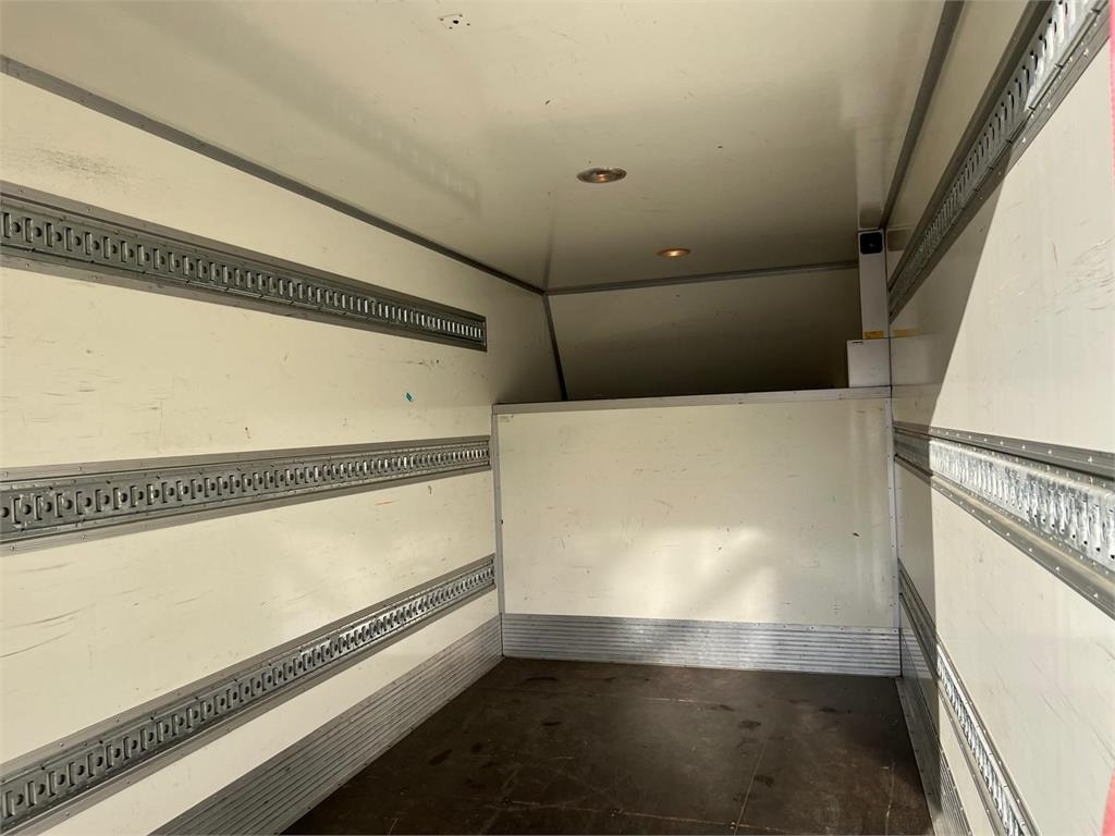 Xe tải hộp Iveco Daily 70C18 - dobbelt cab: hình 8 Xe tải hộp Iveco Daily 70C18 - dobbelt cab: hình 8