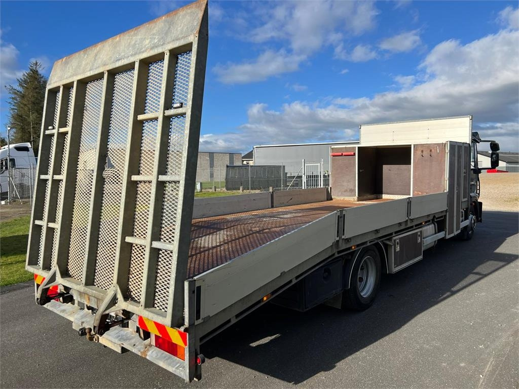 Iveco Euro Cargo 120 E22 - Xe tải chuyên chở tự động: hình 4 Iveco Euro Cargo 120 E22 - Xe tải chuyên chở tự động: hình 4