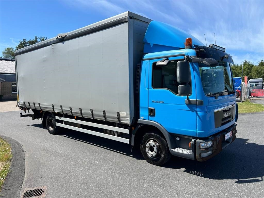 MAN TGL 12-220 BL - Xe tải thùng mui bạt: hình 3 MAN TGL 12-220 BL - Xe tải thùng mui bạt: hình 3