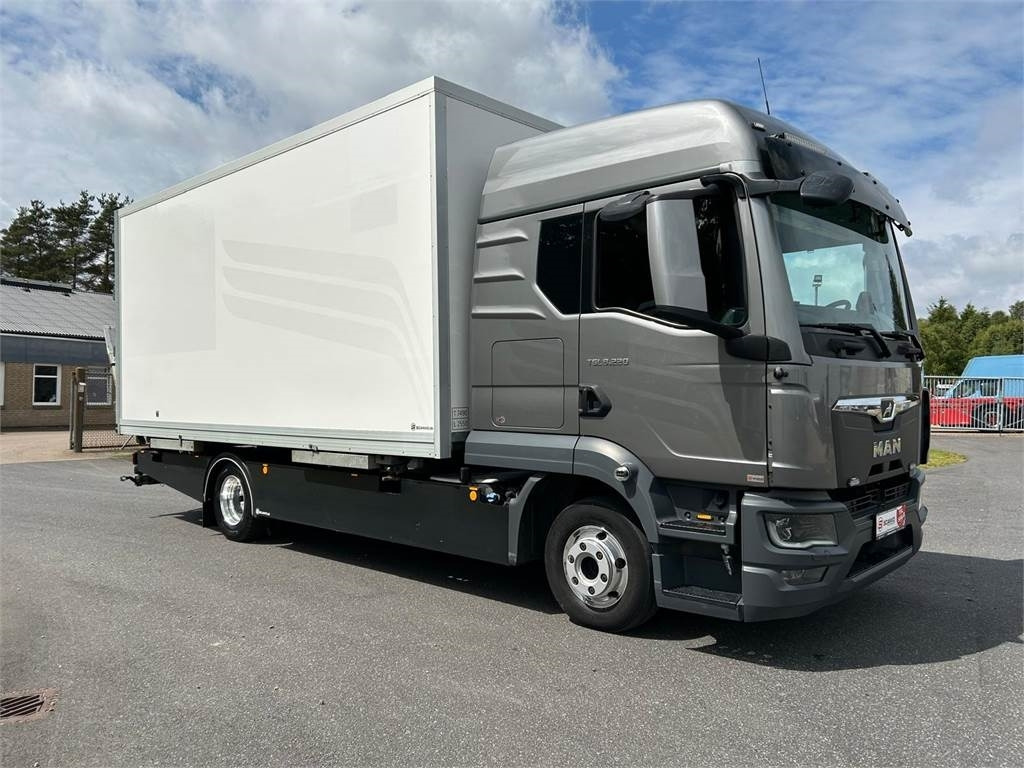 MAN TGL 8-220 4x2 BL incl. 2 stk veksellad - Xe chở container/ Xe tải hoán đổi thân: hình 1 MAN TGL 8-220 4x2 BL incl. 2 stk veksellad - Xe chở container/ Xe tải hoán đổi thân: hình 1