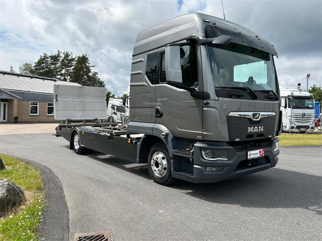 MAN TGL 8-220 4x2 BL incl. 2 stk veksellad - Xe chở container/ Xe tải hoán đổi thân: hình 2 MAN TGL 8-220 4x2 BL incl. 2 stk veksellad - Xe chở container/ Xe tải hoán đổi thân: hình 2