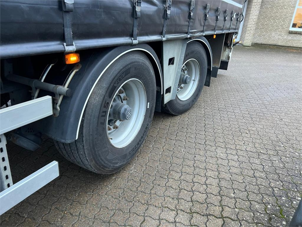 MTDK CI200 - 13,6 mtr - lodretstående lift - Sơ mi rơ moóc mui bạt: hình 2 MTDK CI200 - 13,6 mtr - lodretstående lift - Sơ mi rơ moóc mui bạt: hình 2