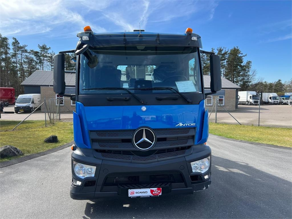 Xe tải chở thùng nhỏ Mercedes-Benz Antos 2546 - Hiab 192 E kran: hình 20