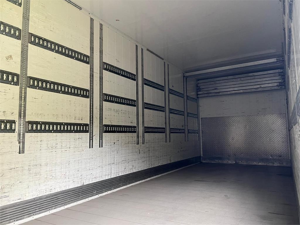 Mercedes-Benz Econic 1827 L  - Xe tải hộp: hình 4 Mercedes-Benz Econic 1827 L  - Xe tải hộp: hình 4