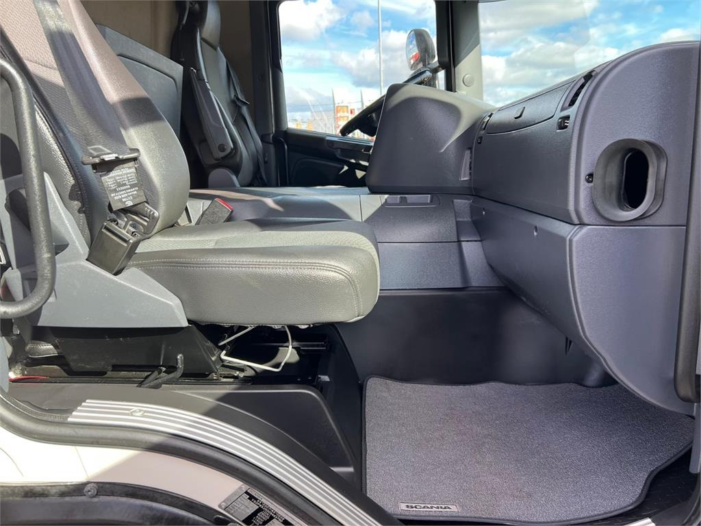 Scania P280 LB 6x2*4 MLB - 24 pallets  - Xe tải thùng mui bạt: hình 4 Scania P280 LB 6x2*4 MLB - 24 pallets  - Xe tải thùng mui bạt: hình 4