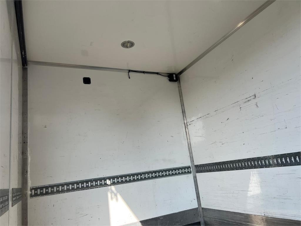 Volvo FL 16 ton 250HK - Xe tải hộp: hình 5 Volvo FL 16 ton 250HK - Xe tải hộp: hình 5