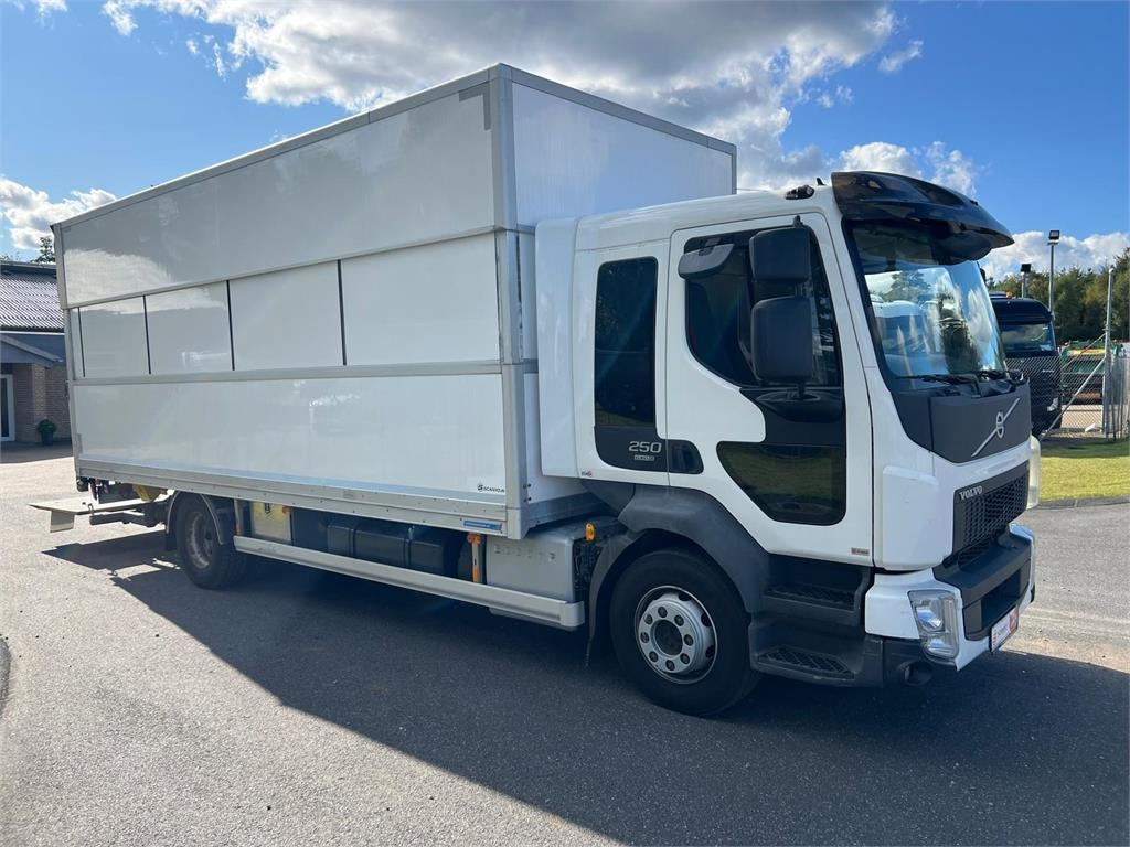 Volvo FL 250 16 ton  - Xe tải hộp: hình 4 Volvo FL 250 16 ton  - Xe tải hộp: hình 4
