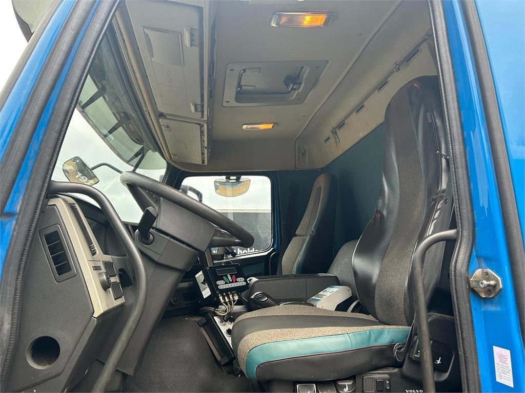 Volvo FM420 8x2*6 Trippel NTM 25m3  - Xe tải chở rác: hình 5 Volvo FM420 8x2*6 Trippel NTM 25m3  - Xe tải chở rác: hình 5