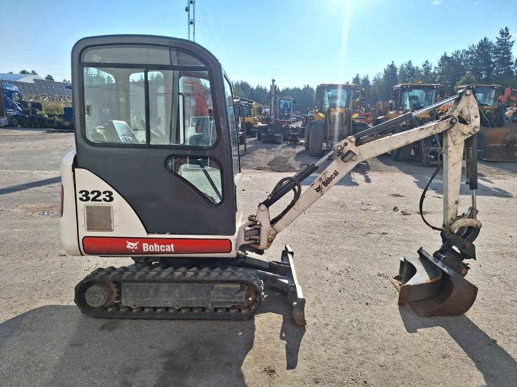 Bobcat 323K KALLISTAJA, 2-KAUHAA - Máy xúc mini: hình 4 Bobcat 323K KALLISTAJA, 2-KAUHAA - Máy xúc mini: hình 4